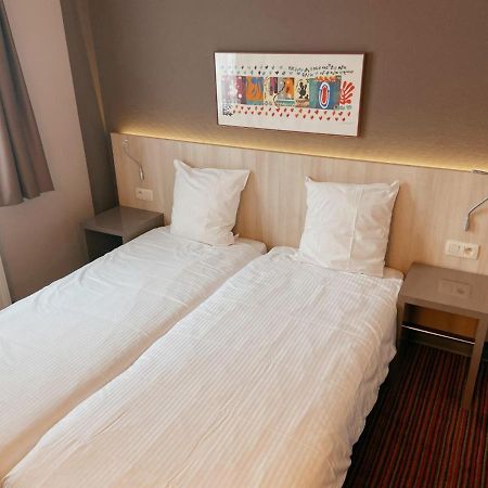 Hotel Les100Ciels Сент-Юбер Экстерьер фото